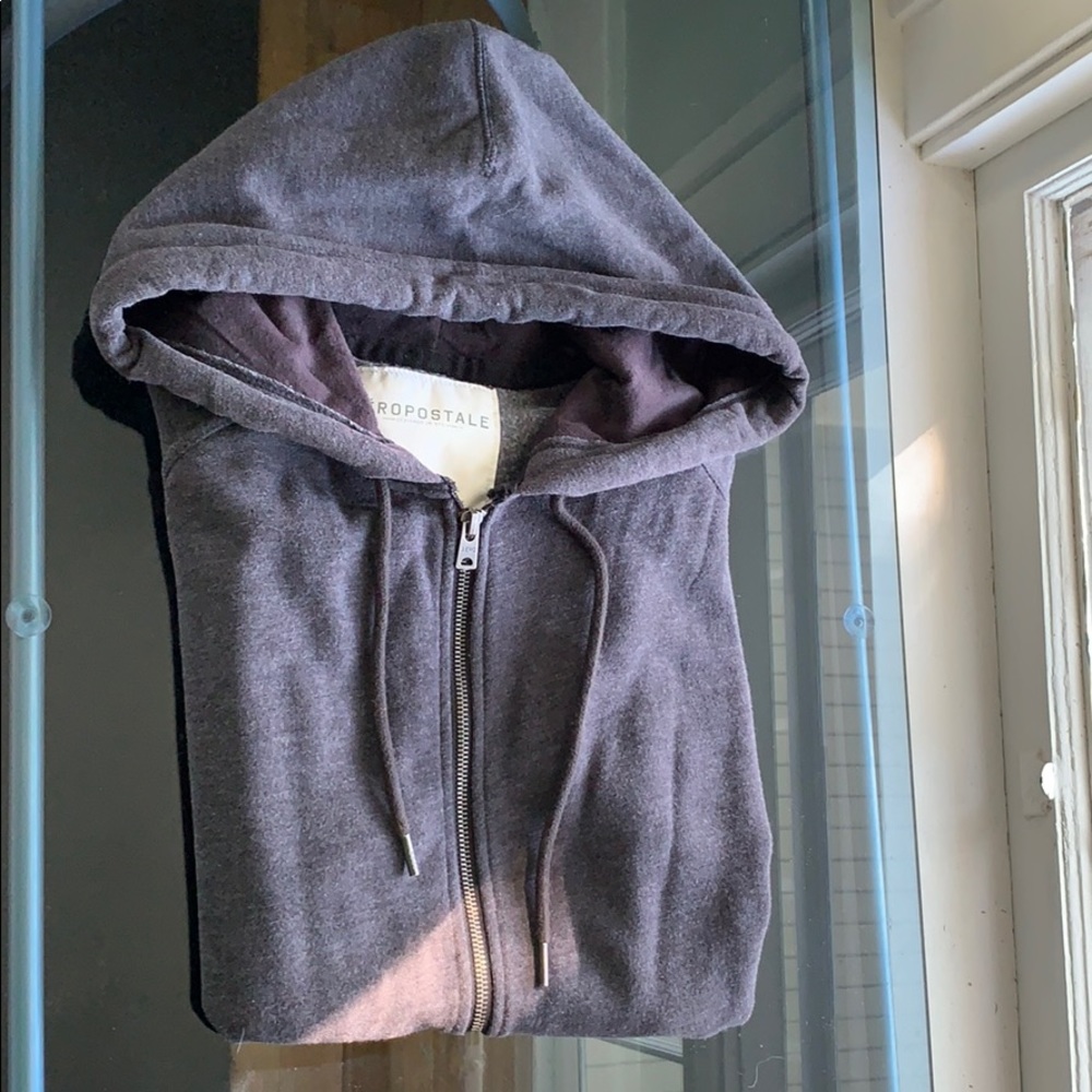 Sleeveless sweatshirt